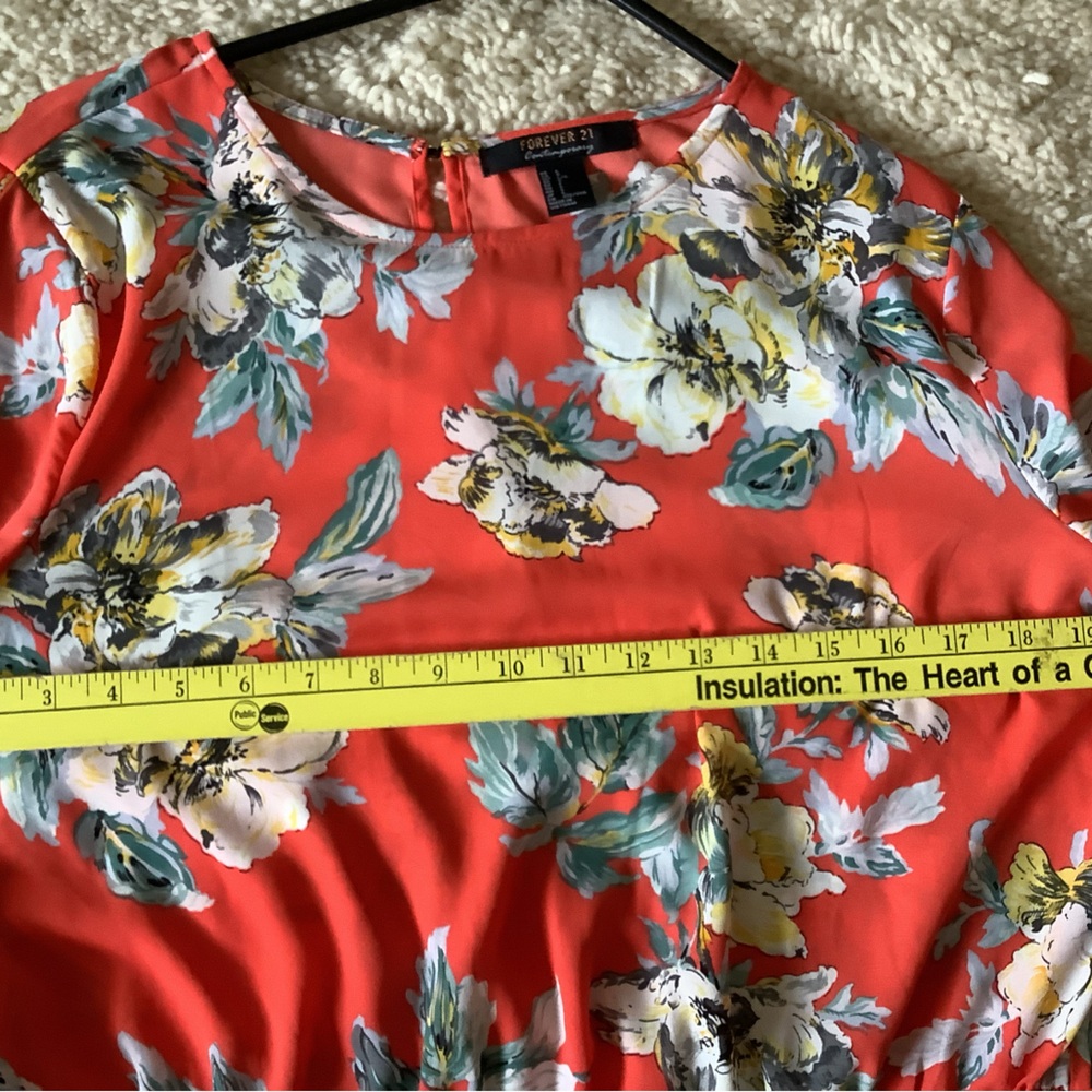 Forever 21 sz L Cropped Floral Red, Yellow, Gray long open sleeves bright, EXCNT
